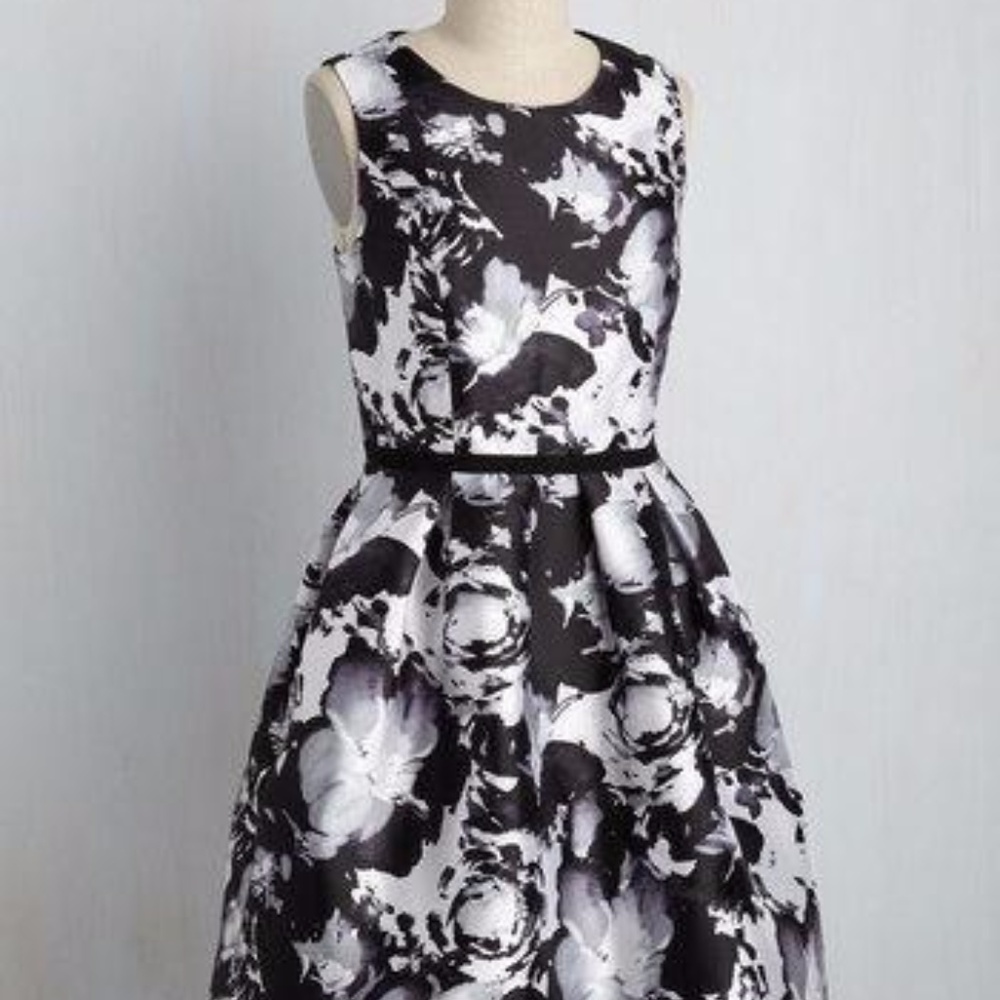 Modcloth Visionary Violinist Dress - Picture 2 of 7